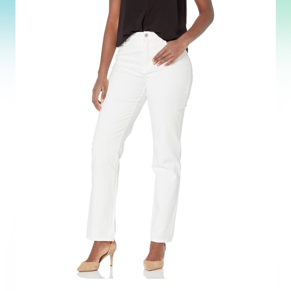 NWT Gloria Vanderbilt Women's Amanda Classic Tapered Jeans in White| Size 14